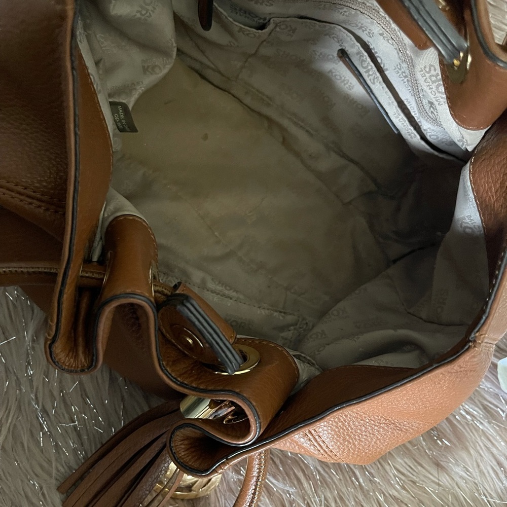 MK Purse - Picture 3 of 3